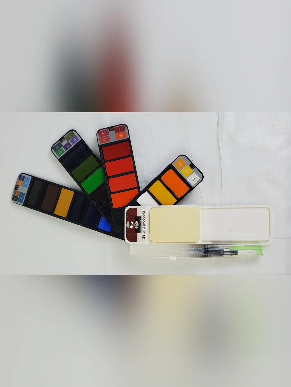 Royal & Langnickel Flipkit Travel Watercolours Paint Set 18 Colors - NEW